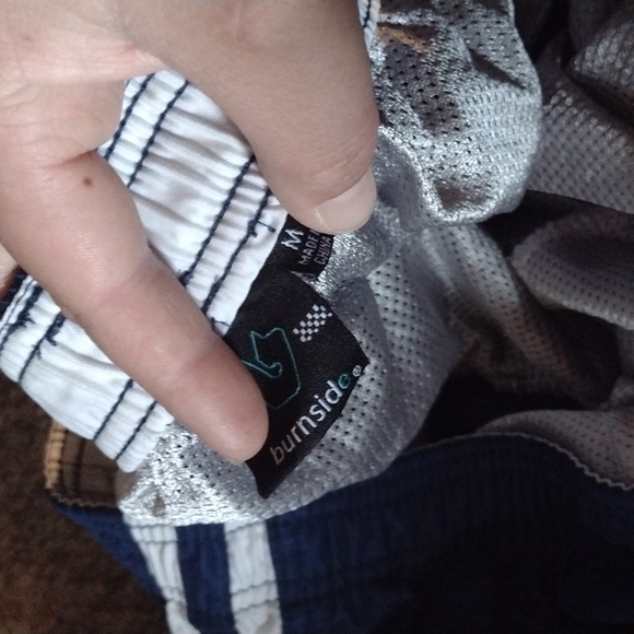 Men's size medium gym shorts-b - Picture 2 of 2